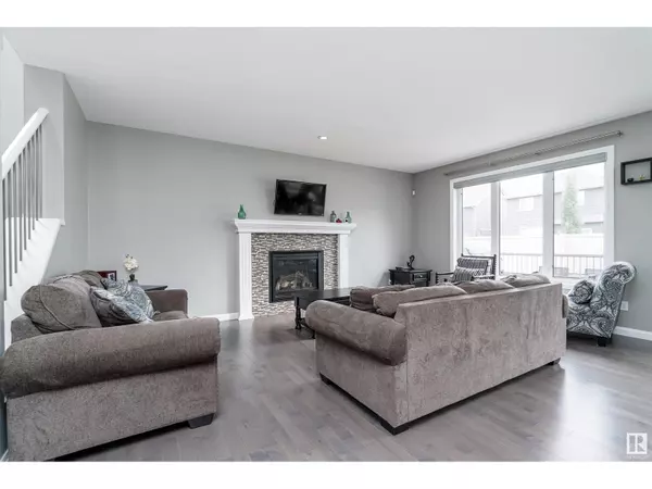 Edmonton, AB T6X0X9,4384 CRABAPPLE CR SW