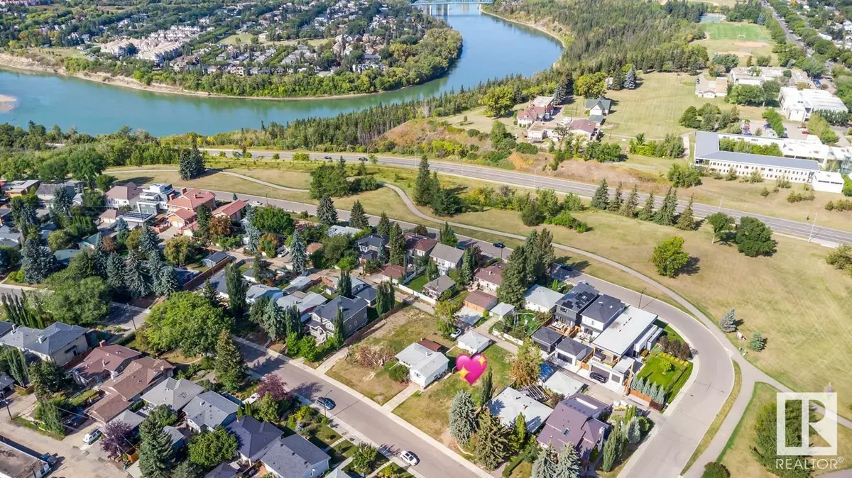 Edmonton, AB T6C4C7,8710 STRATHEARN DR NW