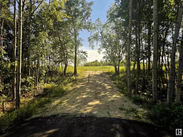 Rural Parkland County, AB T7Y0A6,1009 Township Road 540