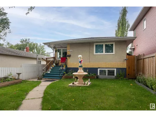 12012 65 ST NW, Edmonton, AB T5W4L7