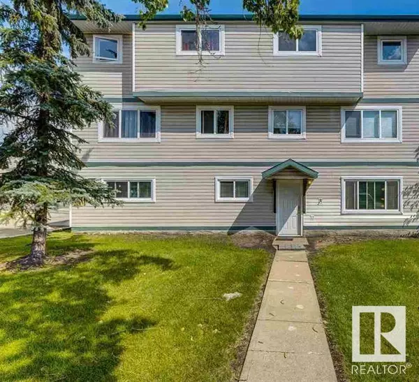 1492 Lakewood RD NW, Edmonton, AB T6K2B3