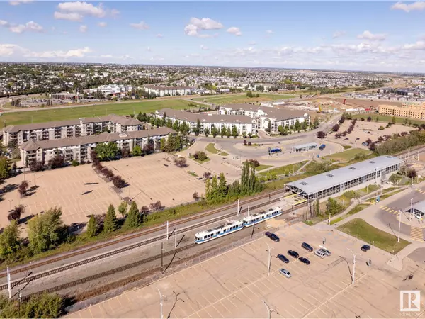 Edmonton, AB T5Y0C5,#304 309 CLAREVIEW STATION DR. NW