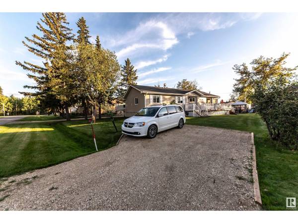 Rural Lac Ste. Anne County, AB T0E0A0,4916 56 ST