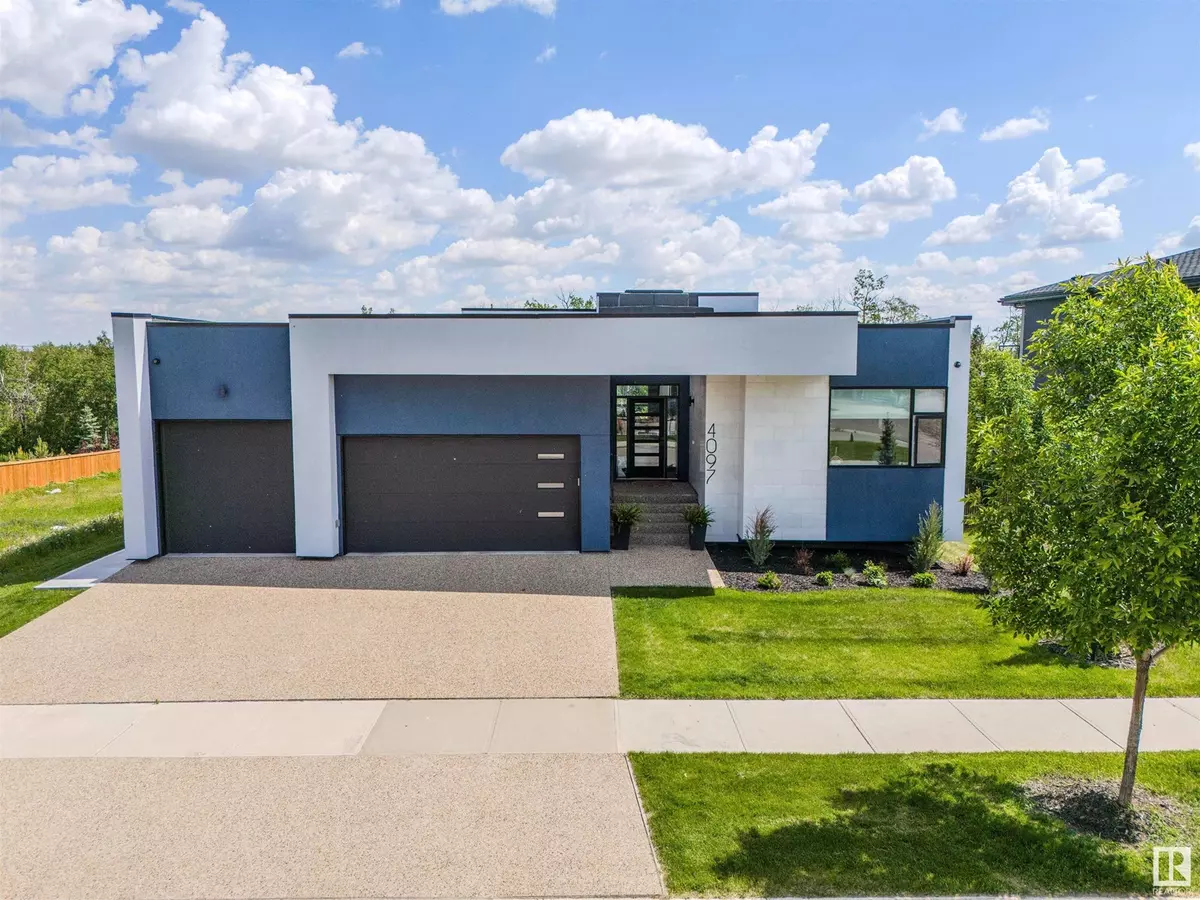 Edmonton, AB T6W2E2,4097 WHISPERING RIVER DR NW