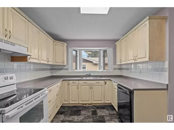 Edmonton, AB T5R1R9,7821 154 ST NW