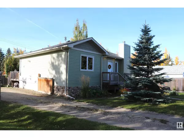 Rural Lac Ste. Anne County, AB T0E0A0,4704 48 ST