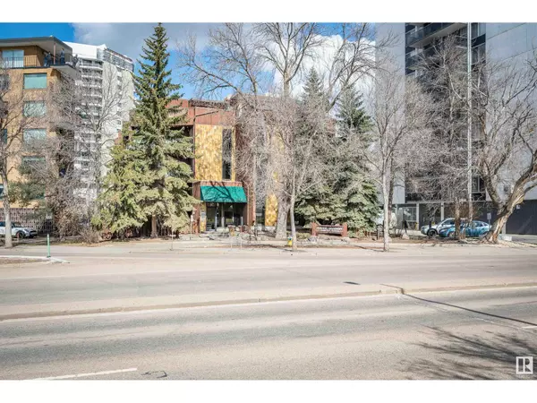 Edmonton, AB T5K0J9,#423 11618 100 AV NW