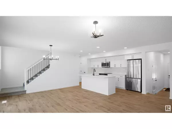 Edmonton, AB T6W3V5,#17 905 172 ST SW