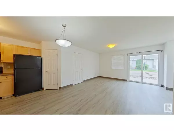 Edmonton, AB T6X1M4,#67 150 Edwards DR SW