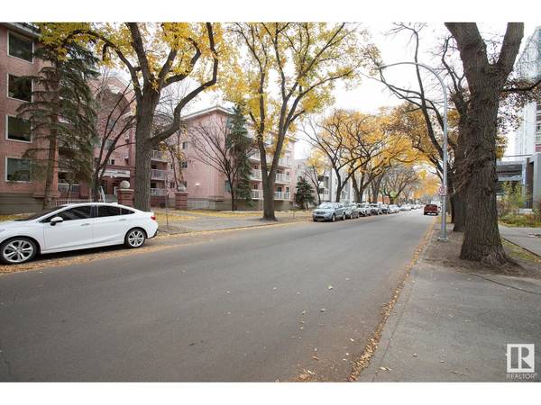 Edmonton, AB T5K1X5,#309 10153 117 ST NW