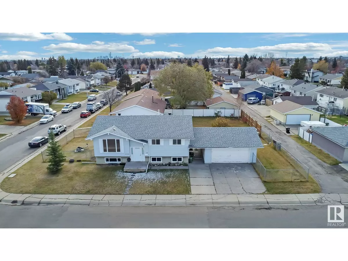 Edmonton, AB T5X2Y4,12403 159 AV NW