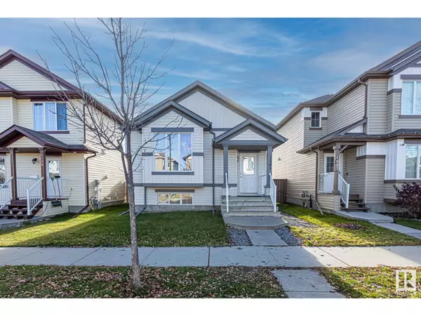 1543 35 AV NW, Edmonton, AB T6T0M9