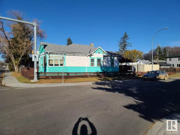 Edmonton, AB T5B3H9,11303 86 ST NW