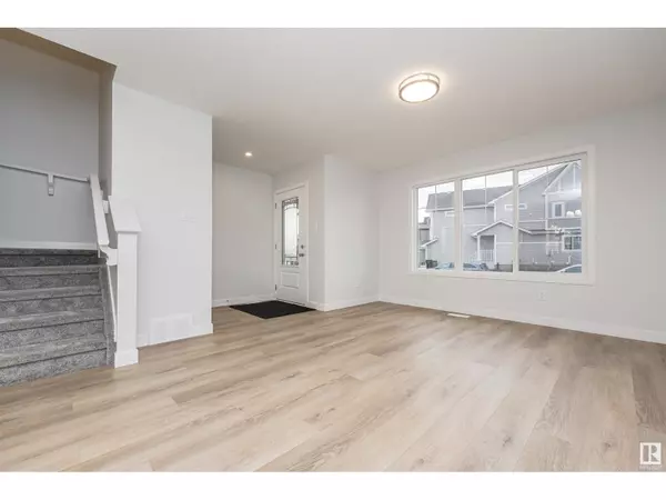 Edmonton, AB T6W5H6,9566 CARSON BEND BN SW