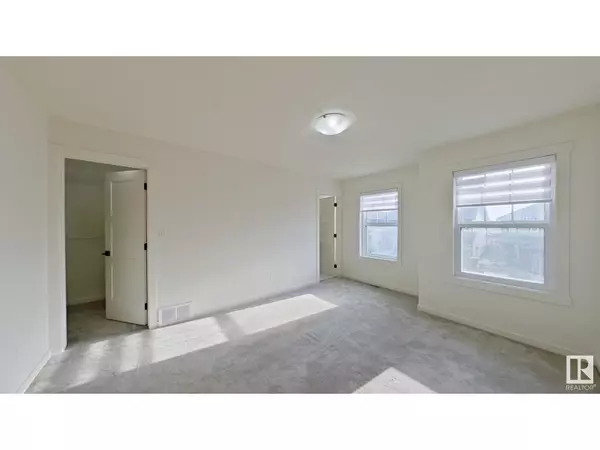 Edmonton, AB T6X2L5,#Main 5715 Hawthorn CM SW