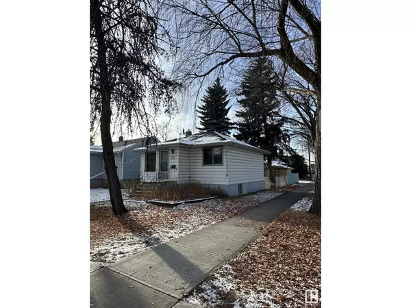 6928 106 ST NW, Edmonton, AB T6H2W3