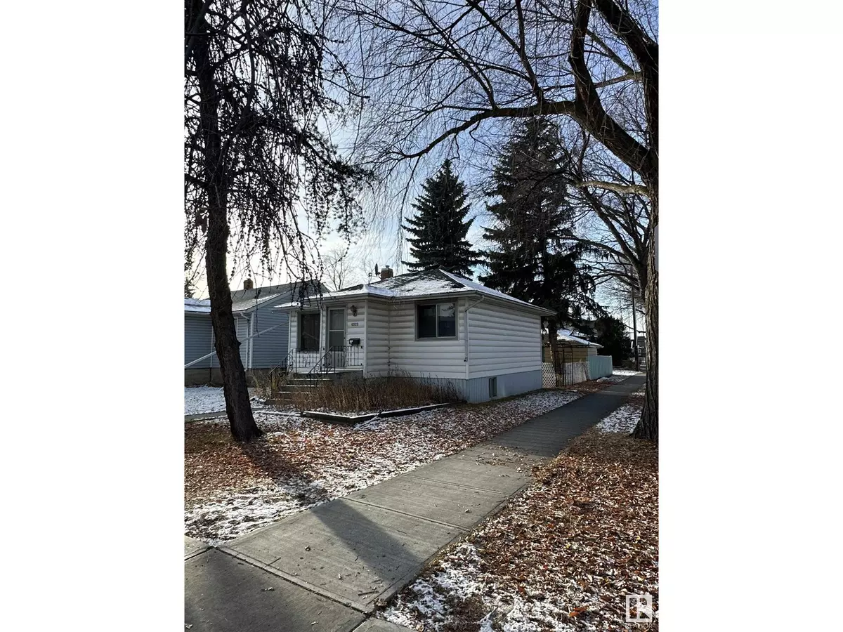 Edmonton, AB T6H2W3,6928 106 ST NW