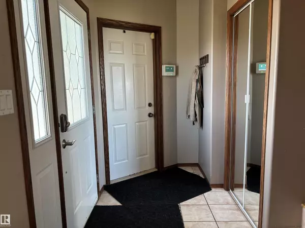 Elk Point, AB T0A1A0,5314 52 AV