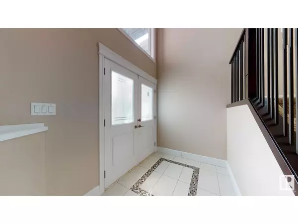 Edmonton, AB T6W3H1,4160 Charles LI SW