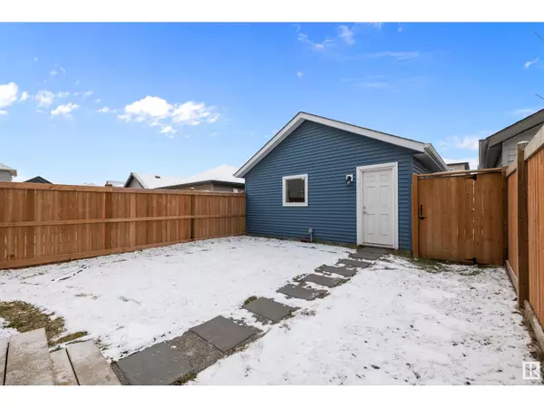 Edmonton, AB T5T7L9,22347 93 AV NW