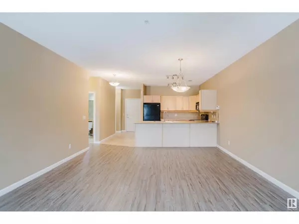 Edmonton, AB T6R3T7,#239 160 Magrath RD NW