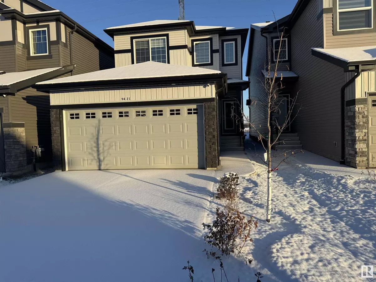 Edmonton, AB T6X2Z5,9421 PEAR CR SW