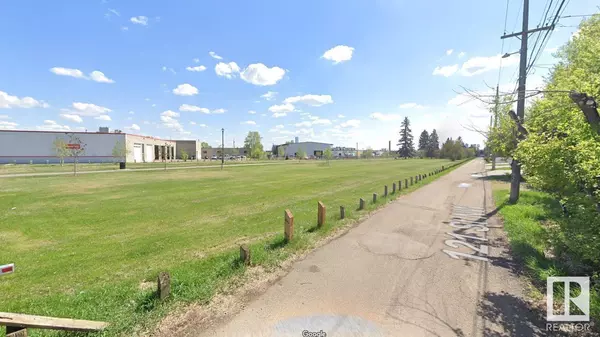 Edmonton, AB T5M0B6,11739 122 ST NW