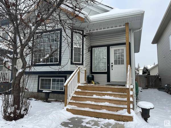 Edmonton, AB T6R2W7,1725 TURVEY BEND BN NW