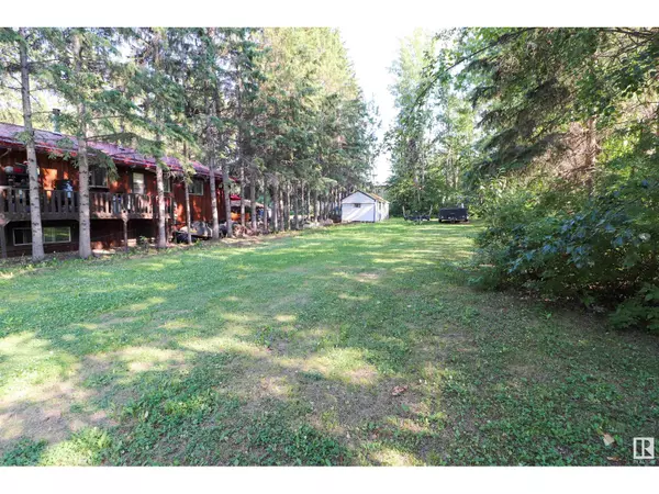 Rural Lac Ste. Anne County, AB T0E0A0,323 3 ST