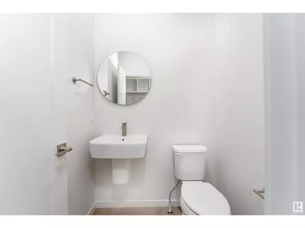 Edmonton, AB T6W5N5,7325 KLAPSTEIN CR SW