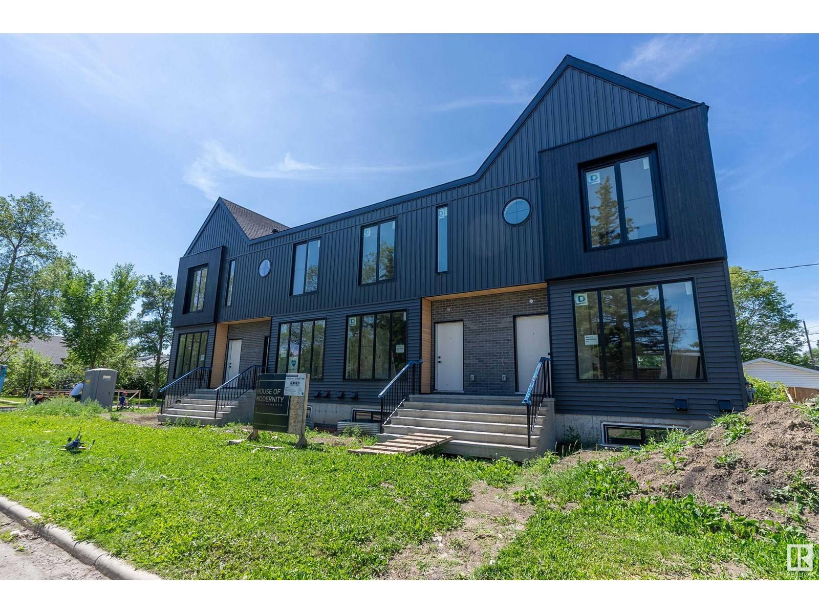 Edmonton, AB T6C1E2,8402 87 ST NW