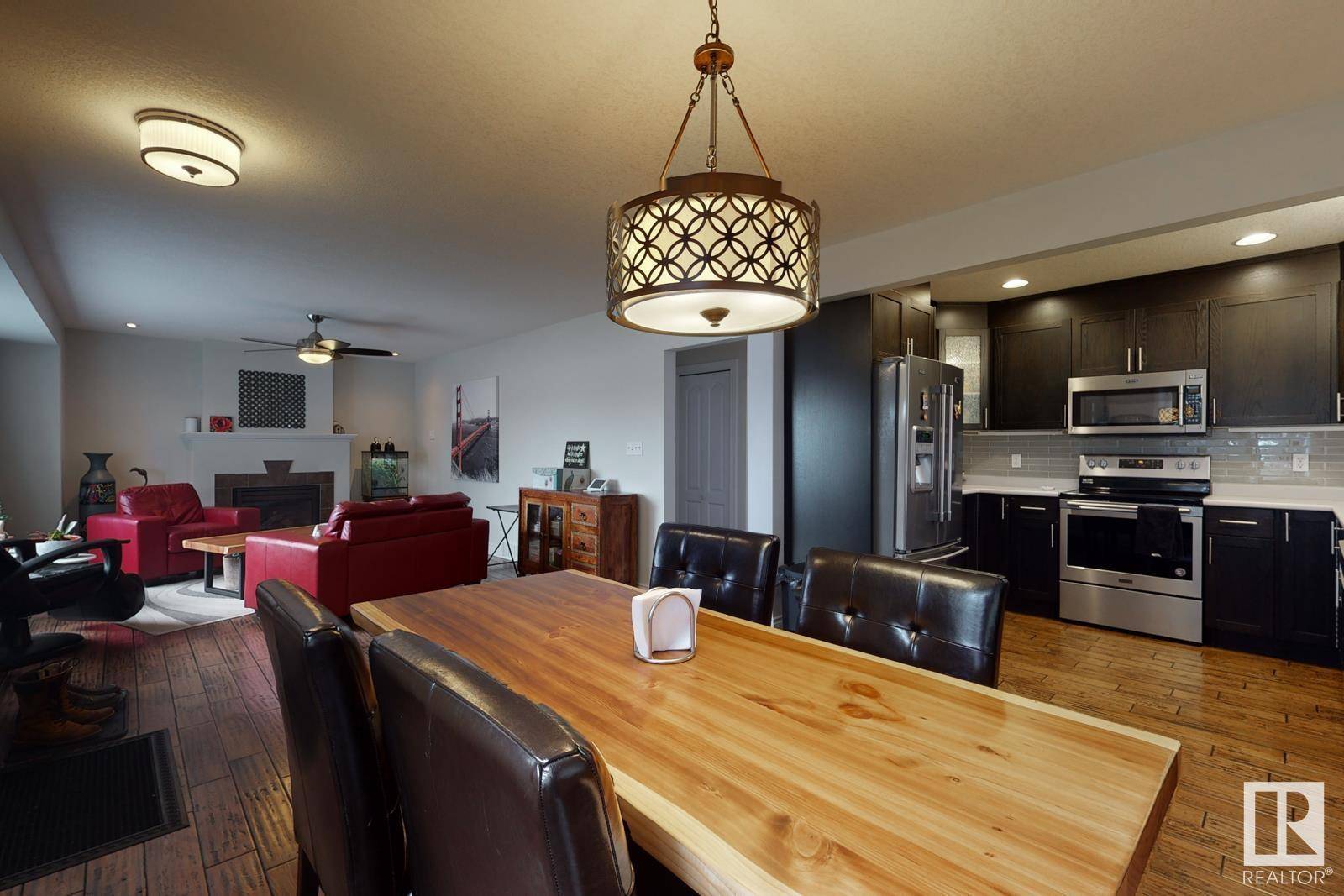 Stony Plain, AB T7Z1L7,#1-4 4913 47 AV