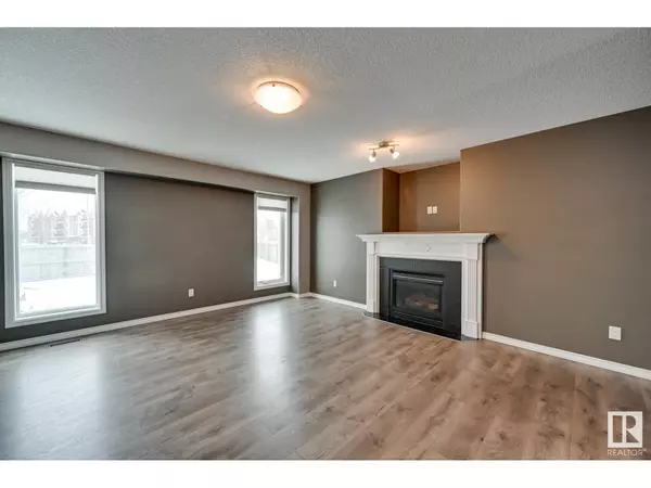 Fort Saskatchewan, AB T8L0E7,21 ROCKLEY PL