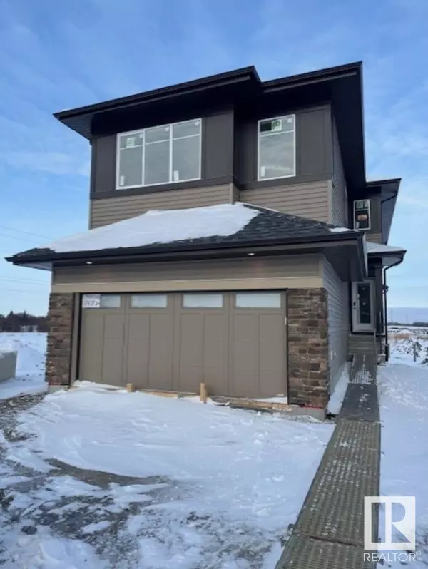 17439 2 ST NW, Edmonton, AB T5Y4G6