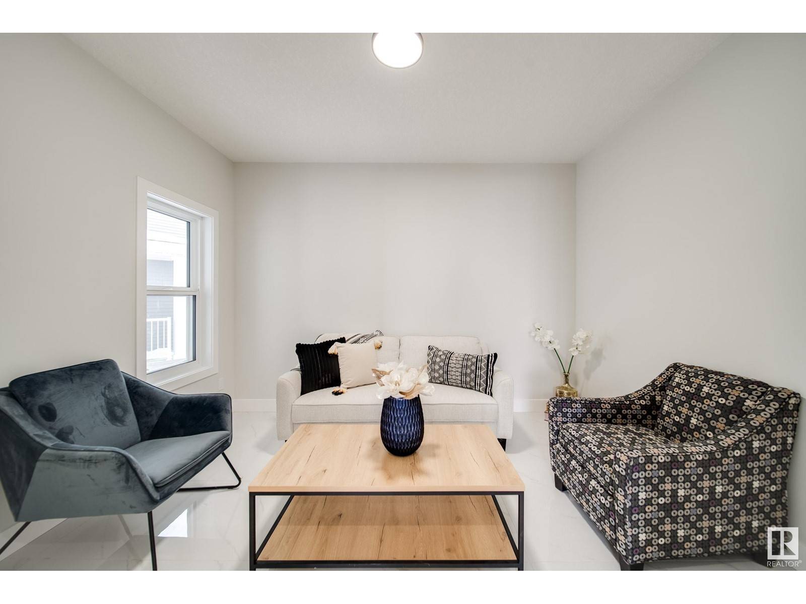 Edmonton, AB T5Y4C9,17039 45 ST NW