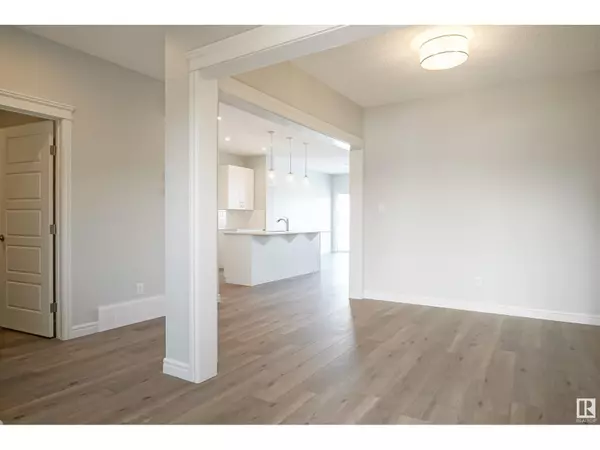 Edmonton, AB T5Y4E9,16531 3 ST NE