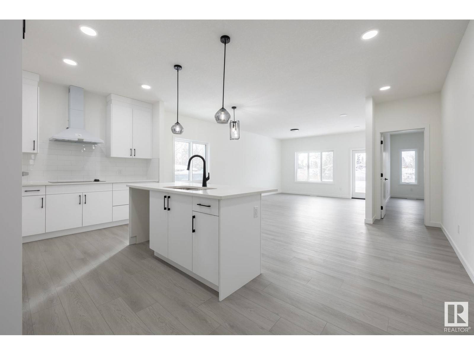Edmonton, AB T6K0N3,224 LEE RIDGE RD NW