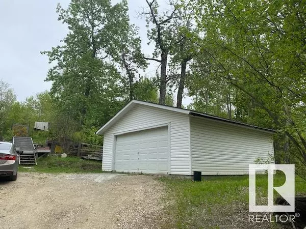 Rural Lac Ste. Anne County, AB T0E0A0,205 54425 St Anne Trail