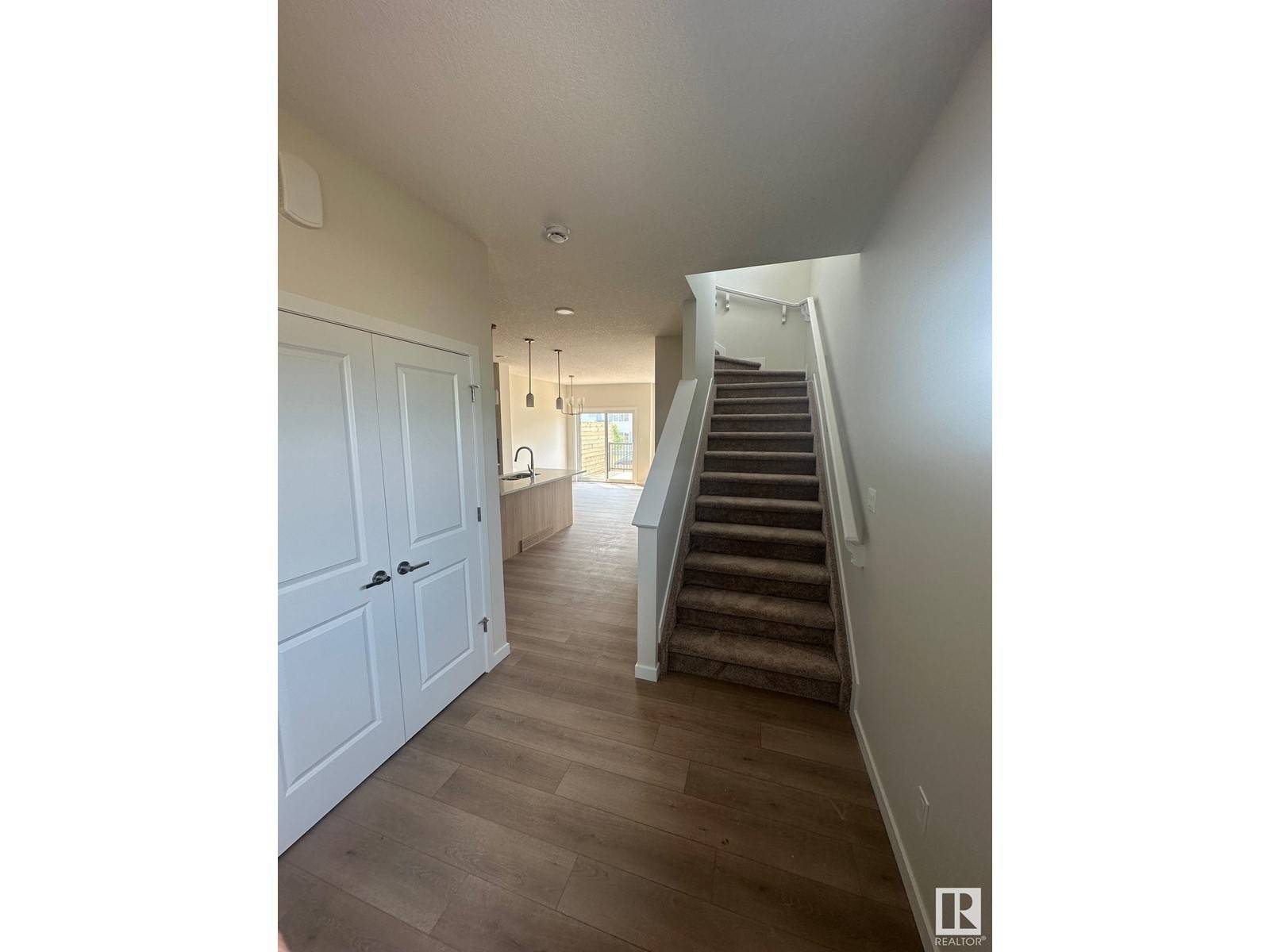 Edmonton, AB T6M3G2,8911 Elves Loop NW NW