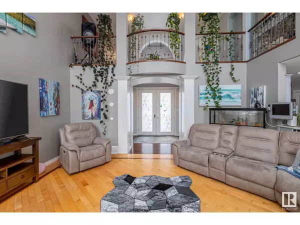 Edmonton, AB T6R3A5,1062 TORY RD NW