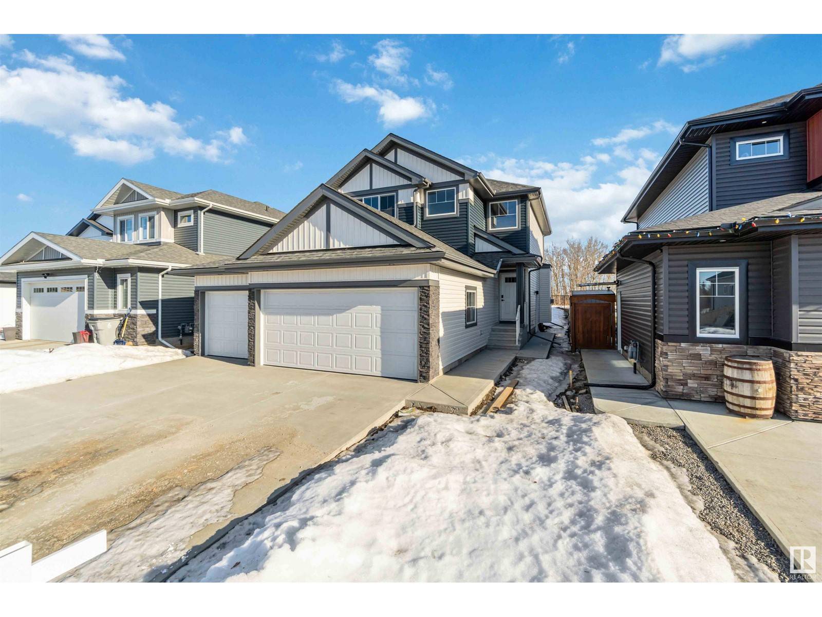 Gibbons, AB T0A1N0,36 Maple CR