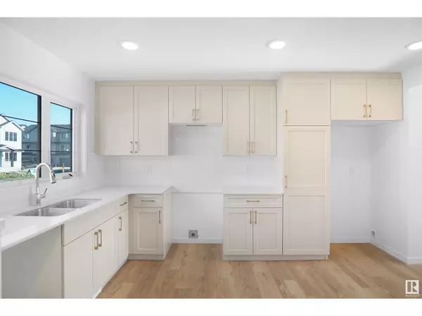 Edmonton, AB T5S0T1,2736 193 ST NW