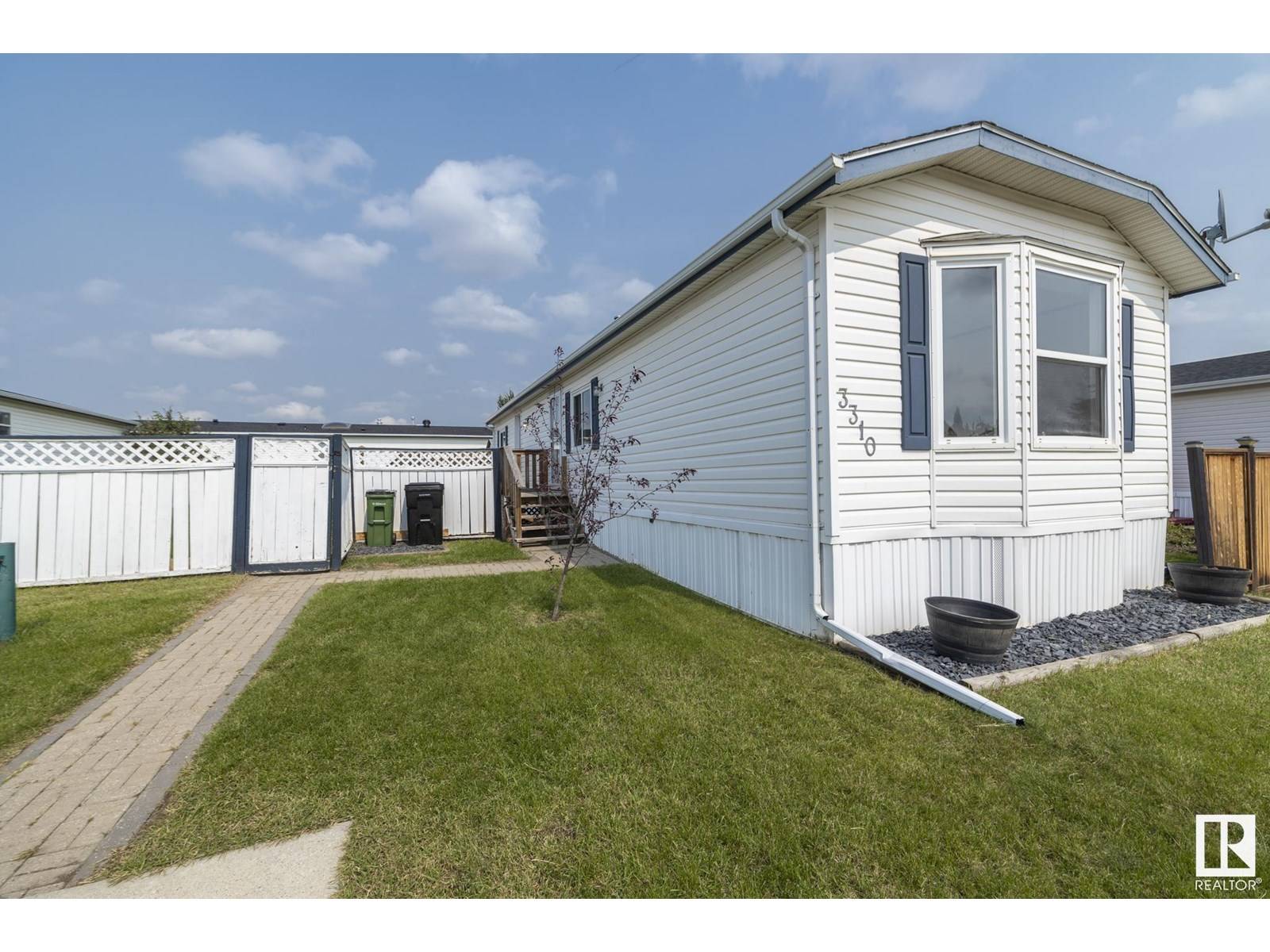 3310 Lakeview RD NW NW, Edmonton, AB T5S2R8