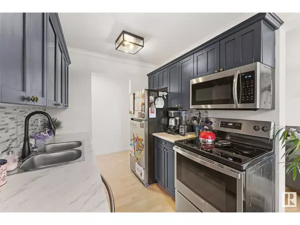 Edmonton, AB T6N2N7,#402 3835 107 ST NW