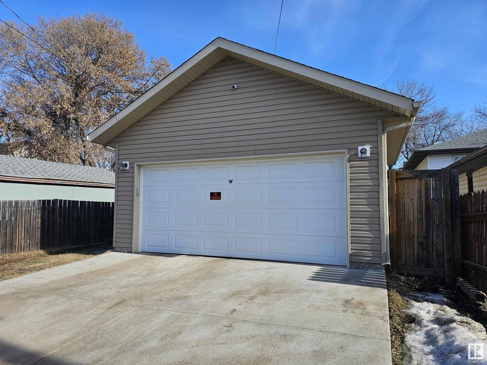 Edmonton, AB T5G1G9,11250 94st NW NW
