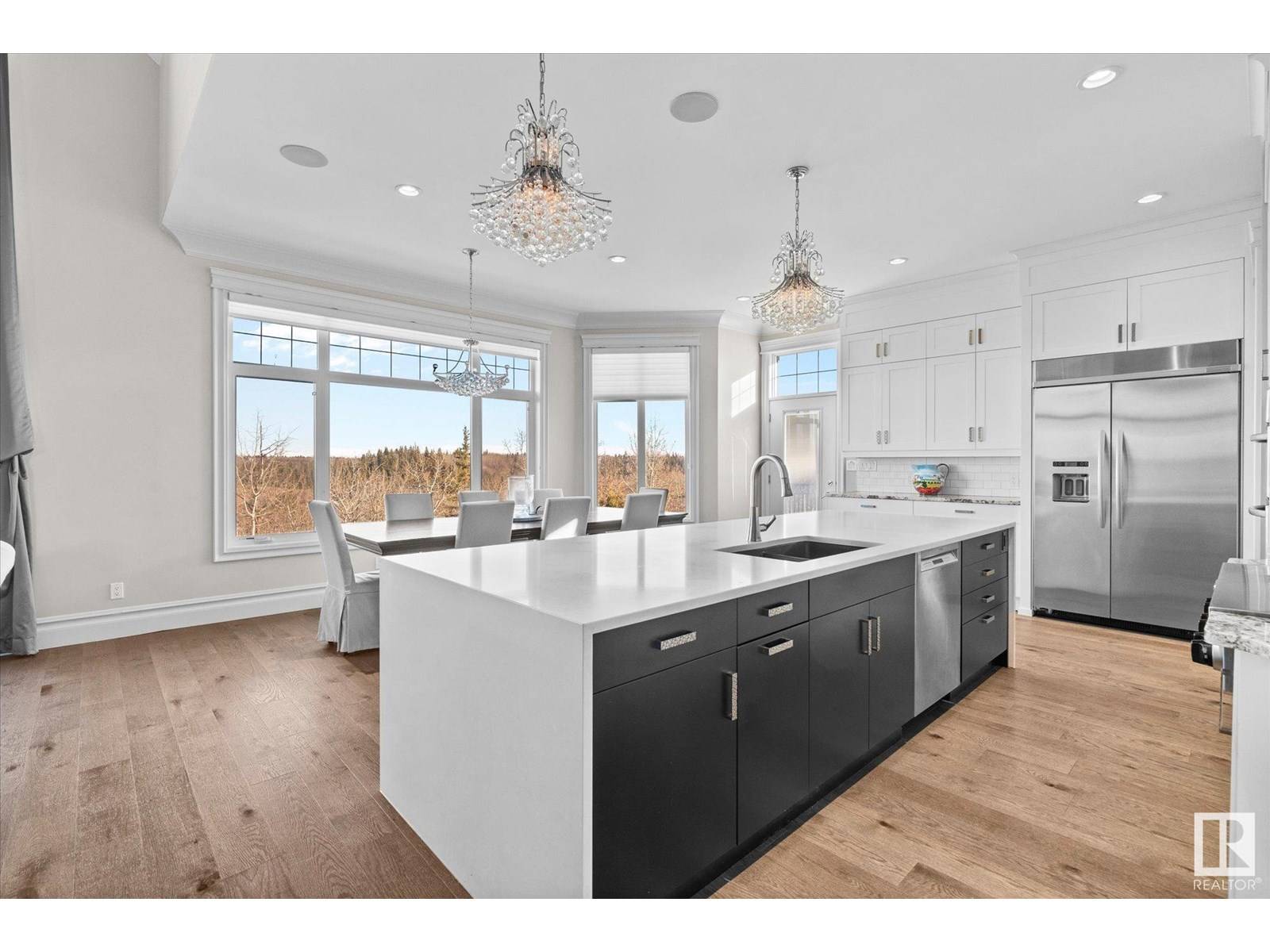 Edmonton, AB T6R3T1,1018 HOLLANDS PT NW