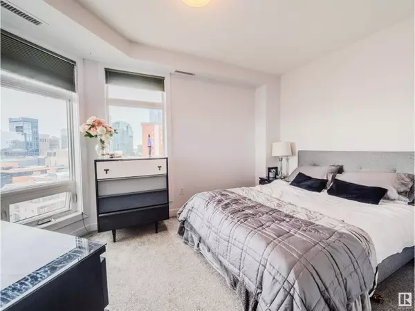 Edmonton, AB T5J0C2,#1404 10388 105 ST NW
