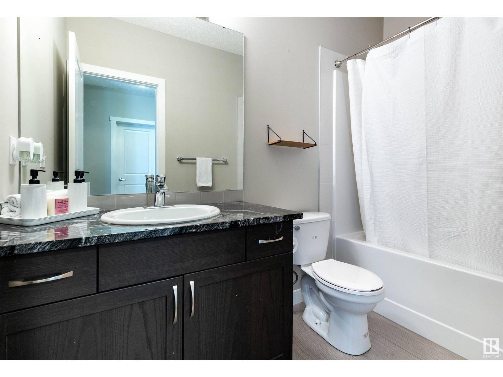 Edmonton, AB T6V0M3,#202 12804 140 AV NW