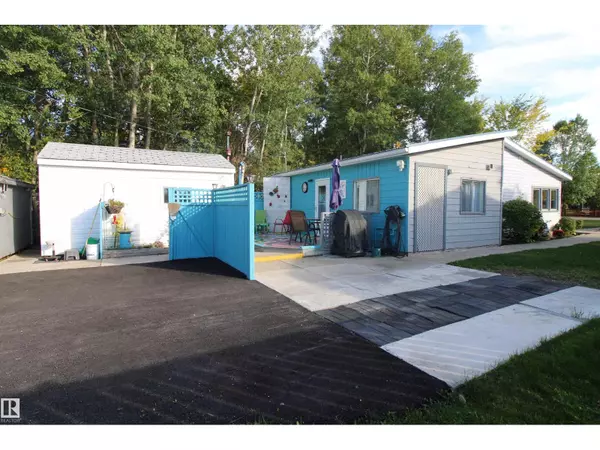 Rural Lac Ste. Anne County, AB T0E0A0,4723 45 ST