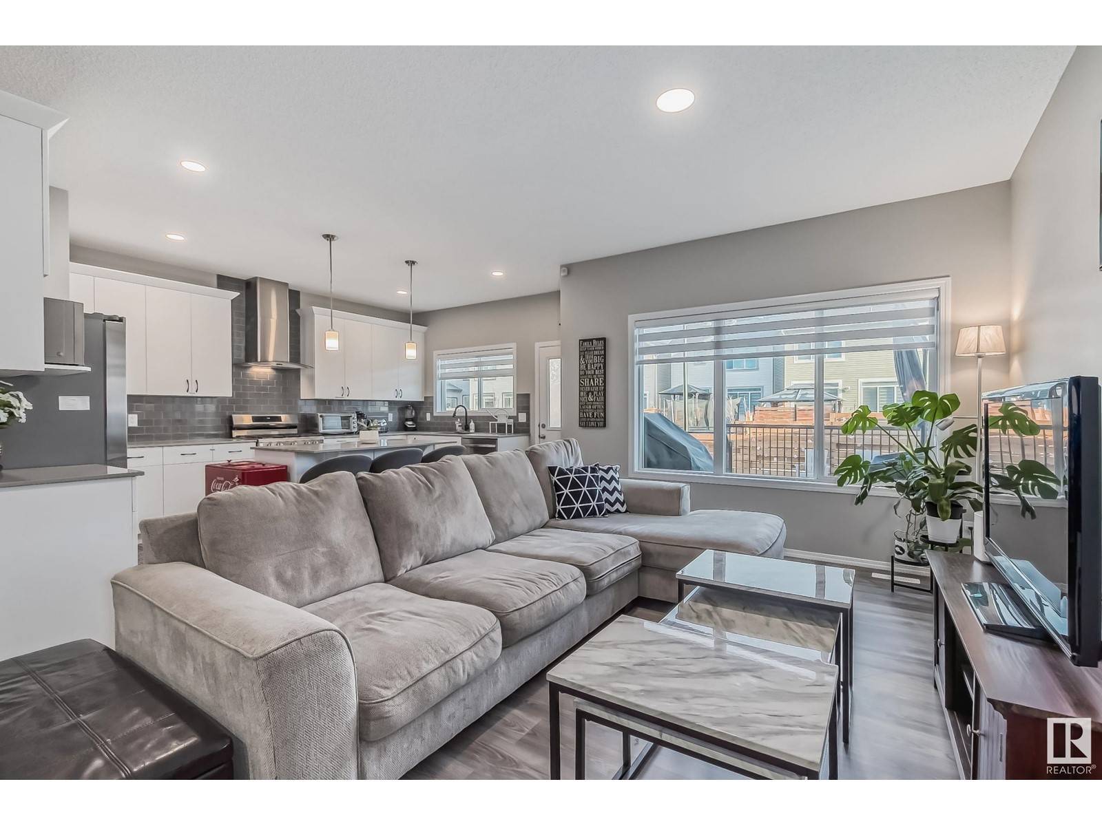 Edmonton, AB T6W4X9,5730 CAUTLEY CR SW